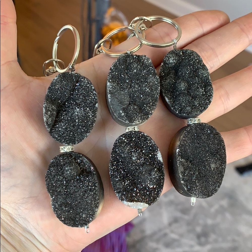 Black druzy keychain - Picture 2 of 6